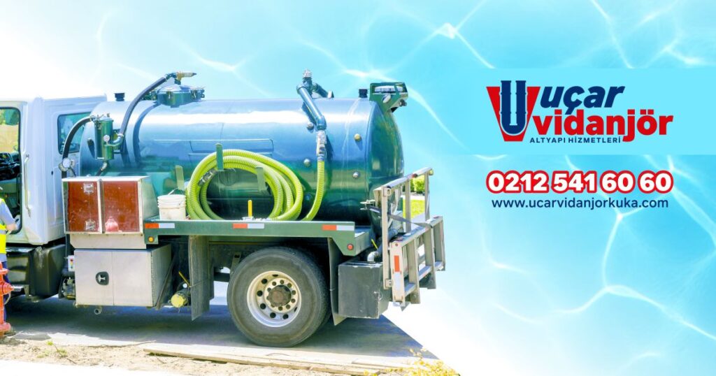 Profesyonel vidanjör aracı iş başında